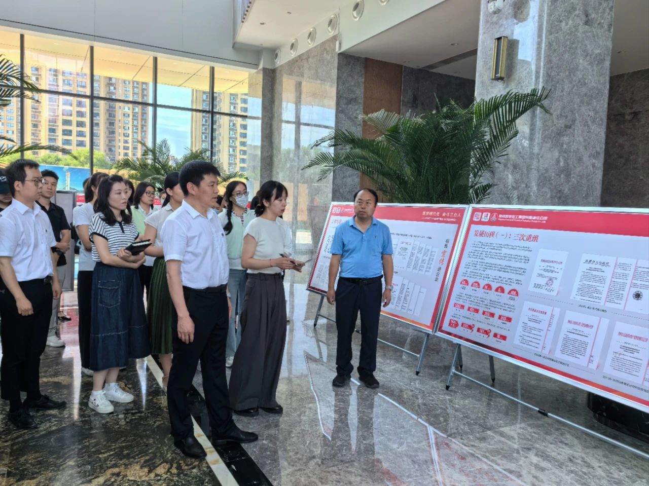 9888拉斯维加斯集团组织旅行“档案宣传进企业”展览